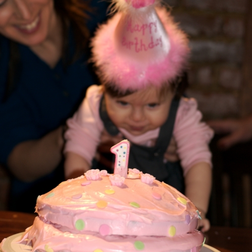 Sara's special cake arrives