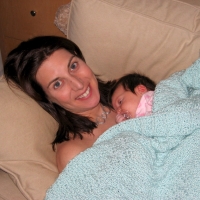 Jenny and Sara relax