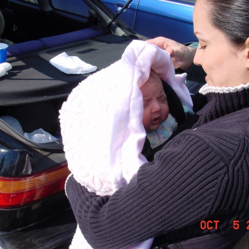 WarrenandRocio/2003/10/20031006_first_eagles_game/Images/